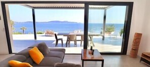 Télévision, table de tennis de table