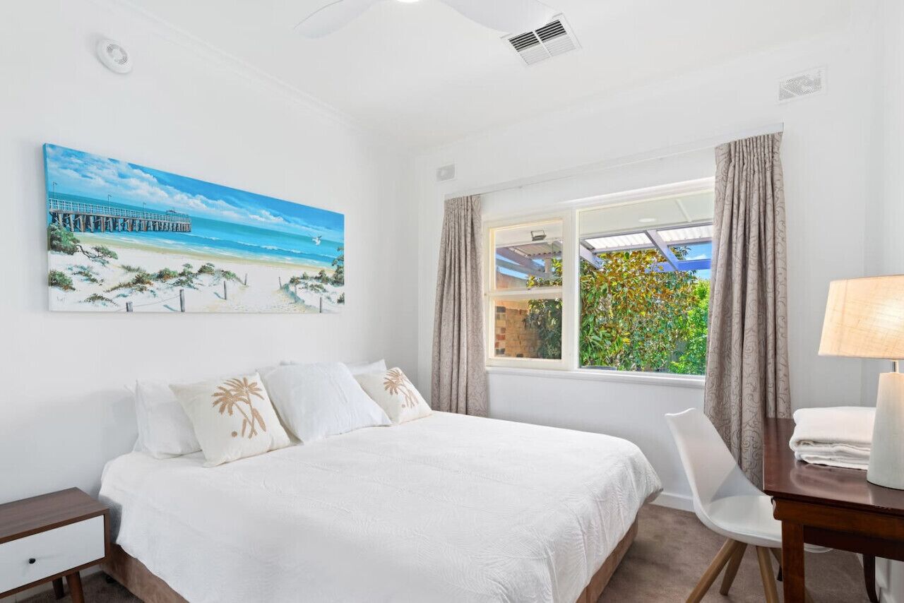 2 camere, una scrivania, ferro/asse da stiro, culla da viaggio