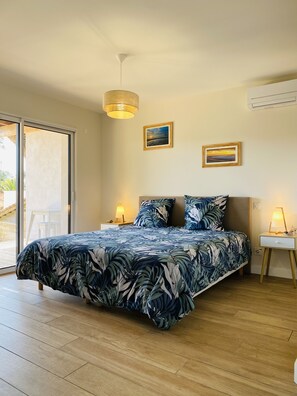 3 chambres, fer et planche à repasser, Wi-Fi, draps fournis