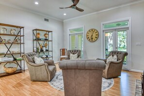 Interior - Two-Bedroom, Two-Bath, Single-Story Cottage Located in Wachesaw Plantation (Murrells Inlet)