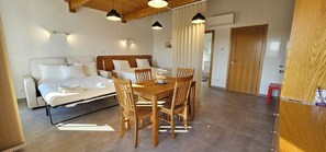 Familie studio suite | Een kluis op de kamer, verduisterende gordijnen, geluiddichte muren