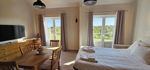 Quinta da Bornacha - C | Área de estar | TV