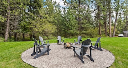 Charming Apt Near DT Columbia Falls w/ Pickleball