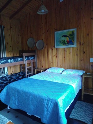 Bungalow clásico, vista a la montaña | 1 habitación, decoración personalizada y muebles diferentes 