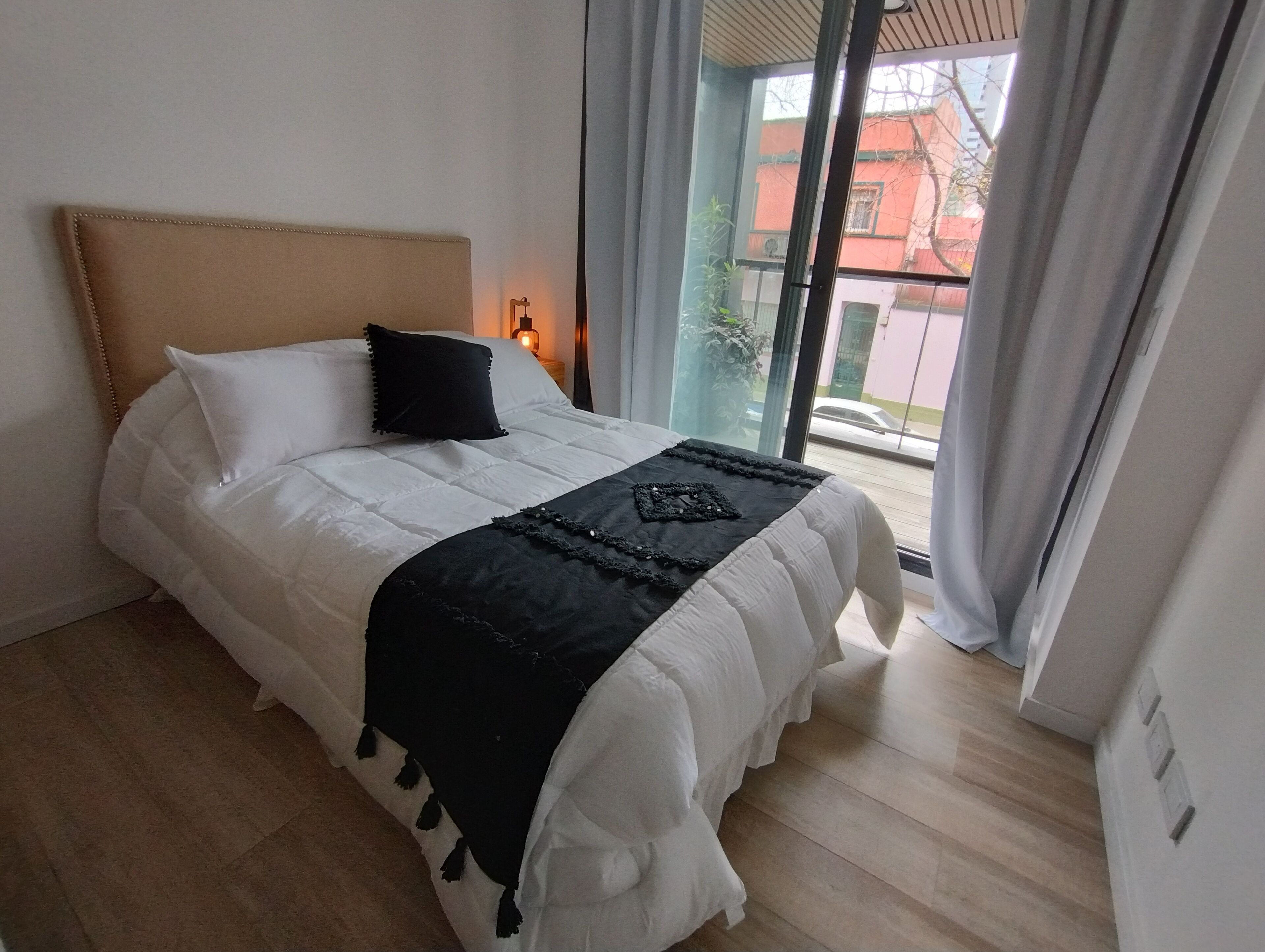 1 camera, Wi-Fi gratuito