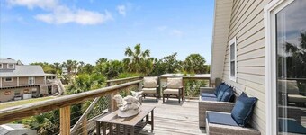 Walk to Vilano Beach Pier, Fire Pit + Gazebo Grill