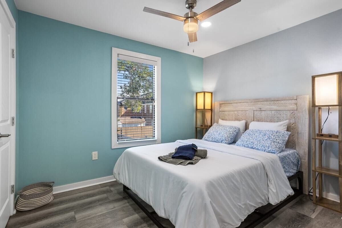 Arbor Villa I 3 Apts I Sleeps 21 I Parking I Wi-Fi