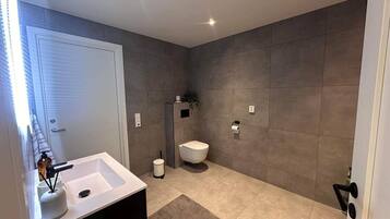 Toallas y papel de baño