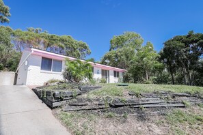 Exterior - Cake By The Ocean: 3-BDR, Pet-Friendly Retro Beach House w/ Stunning Views (Seventeen Seventy)