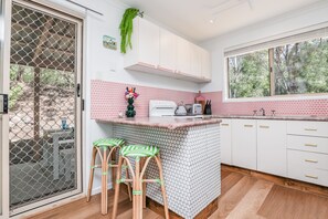 Fridge, microwave, oven, stovetop - Cake By The Ocean: 3-BDR, Pet-Friendly Retro Beach House w/ Stunning Views (Seventeen Seventy)