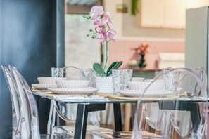 Dining - Cake By The Ocean: 3-BDR, Pet-Friendly Retro Beach House w/ Stunning Views (Seventeen Seventy)