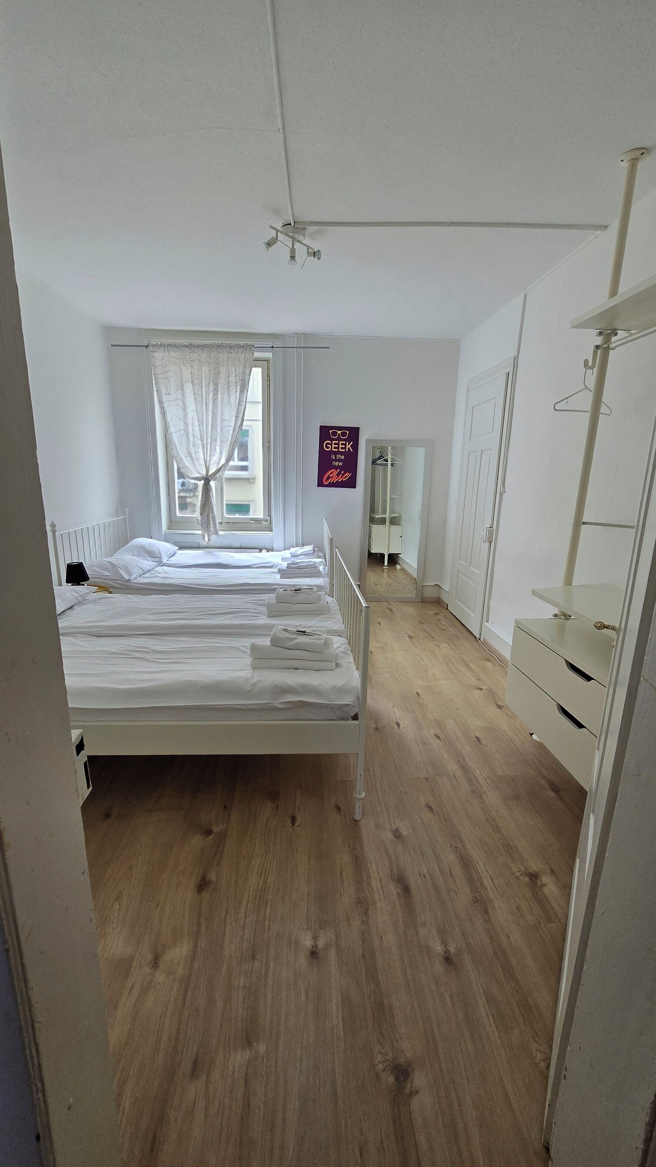 2 bedrooms, travel crib, WiFi, bed sheets