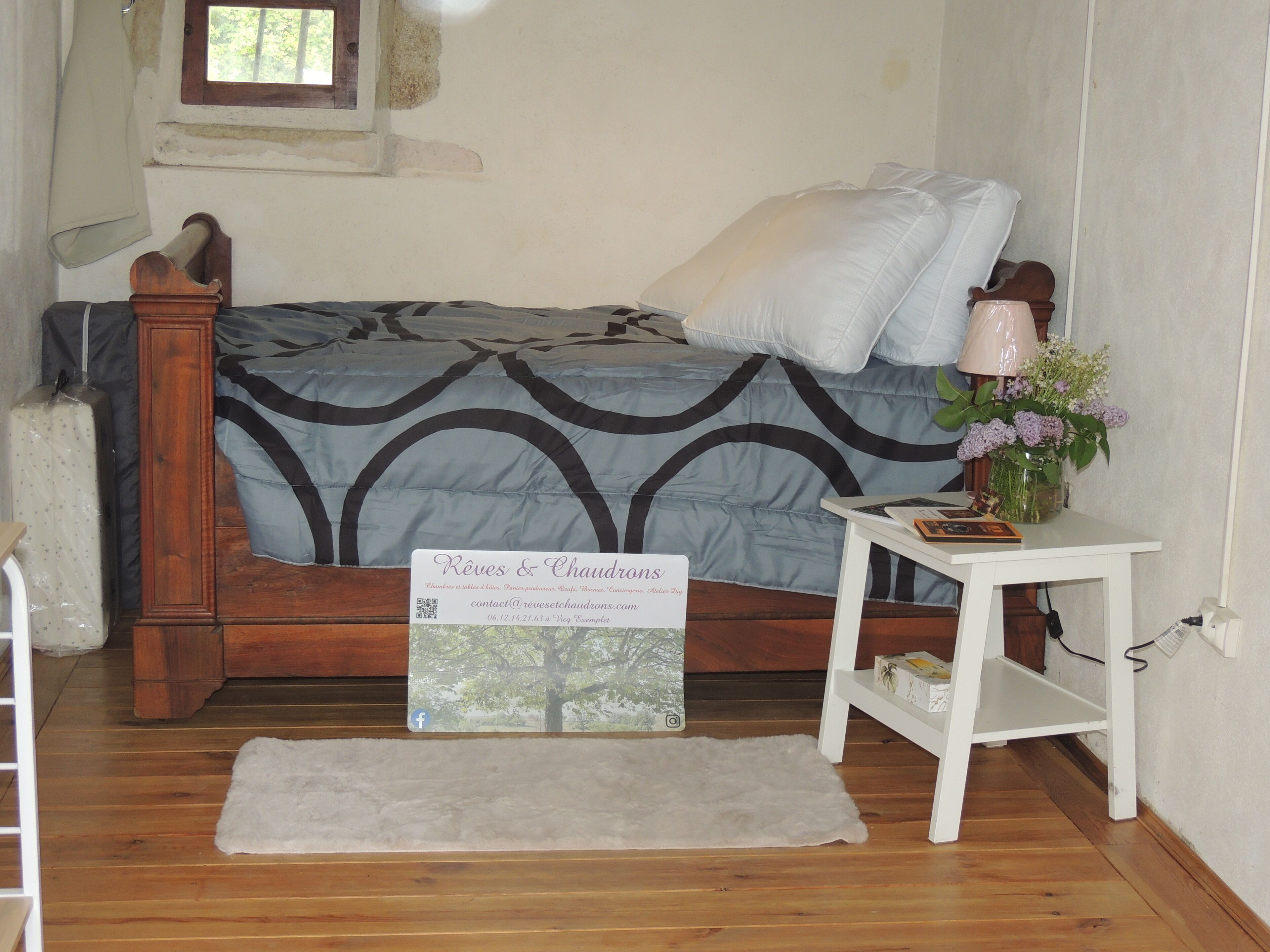 1 chambre, lit parapluie, Wi-Fi gratuit, draps fournis