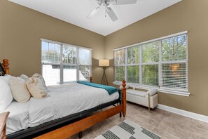 3 quartos, ferros/tábuas de passar roupa, Wi-Fi, roupa de cama