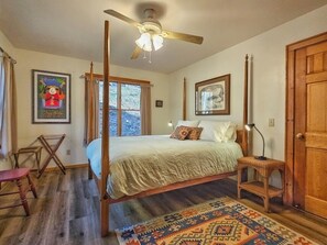 3 chambres, fer et planche à repasser, Wi-Fi, draps fournis