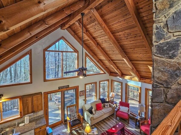 Televisión, chimenea