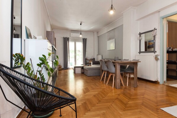 Interior - Modern 2 Bd Kipseli Hideaway Patio Apt (Athens)