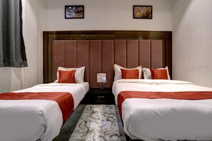 Superior Triple Room | Premium bedding, desk, WiFi, bed sheets