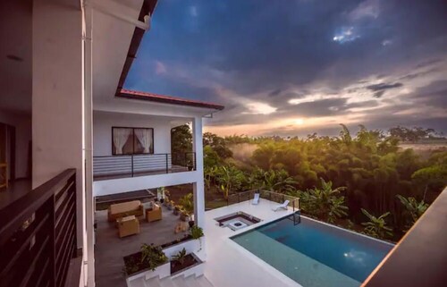 Luxury Home at Parque del Café *Grand Cypress *