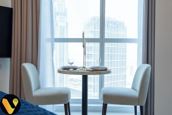 Exclusive Studio | In-room dining