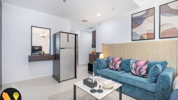 Exclusive Studio | Seterika/papan seterika, Wi-fi percuma