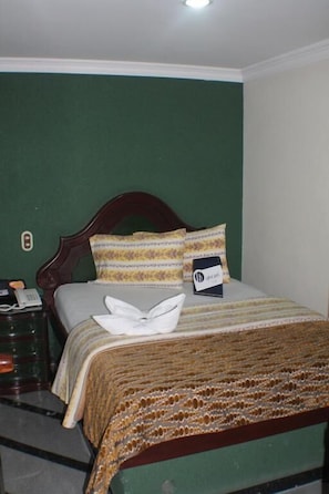 Free WiFi, bed sheets - Lafont Park Hotel  (Bogotá)