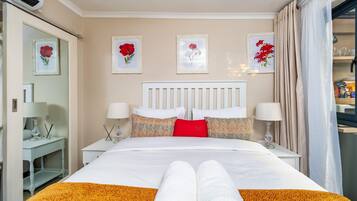 1 bedroom, internet, bed sheets