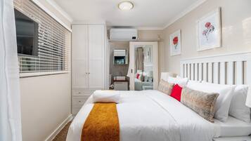 1 bedroom, internet, bed sheets