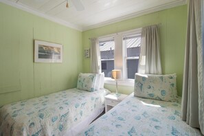 2 عدّة غرف نوم وواي فاي وملاءات أسرّة