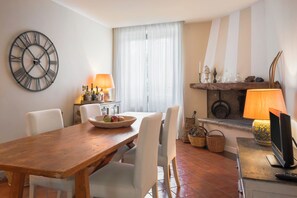 Hus – comfort, hageutsikt | Spisestue