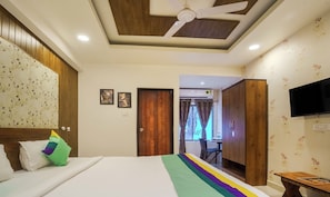 Habitació Deluxe | Caixa forta a l'habitació, escriptori i habitacions insonoritzades