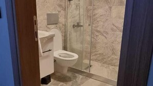 Suite Studio Économique | Salle de bain