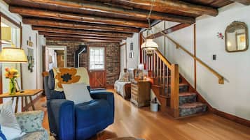 Smart TV, fireplace, offices