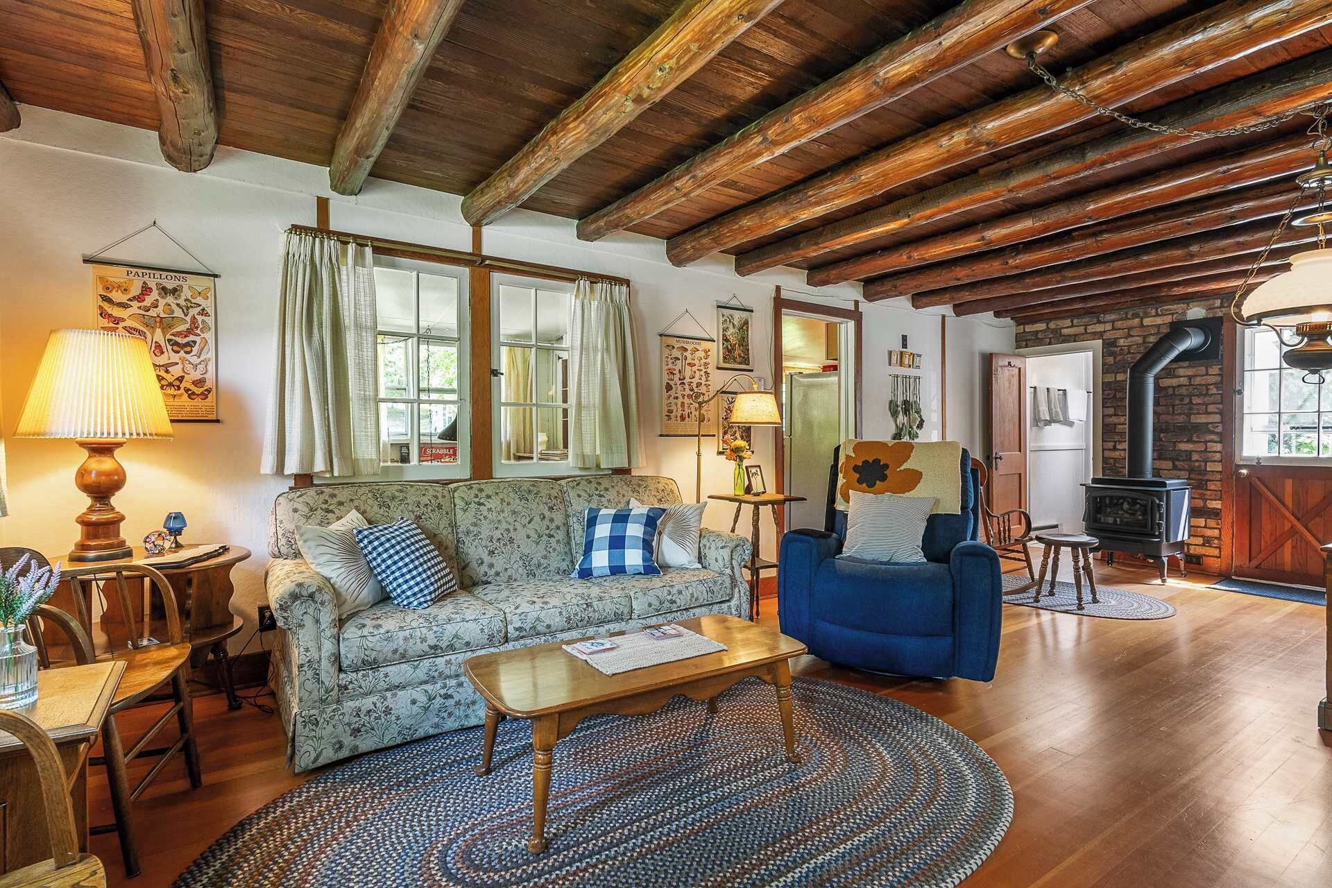 Smart TV, fireplace, offices
