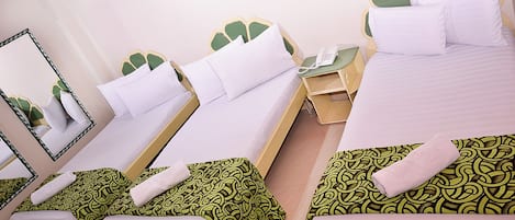 Premium bedding, down comforters, minibar, free WiFi