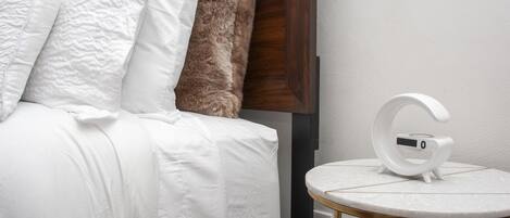 3 chambres, coffres-forts dans les chambres, bureau