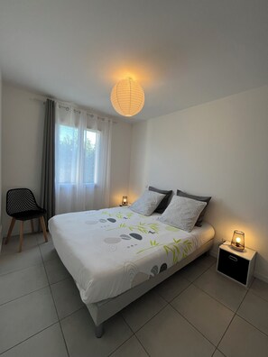 3 bedrooms, iron/ironing board, travel cot, free WiFi