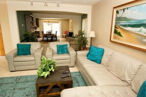 House | 4 bedrooms - Gorgeous Santosha Hot tub Pool Walk to Beach (Virginia Beach)