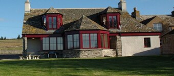 Heated pool, 6 beds/4 baths - Sleeps up to 14  - stunning views in the Highlands