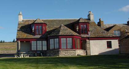 Heated pool, 6 beds/4 baths - Sleeps up to 14 - stunning views in the Highlands
