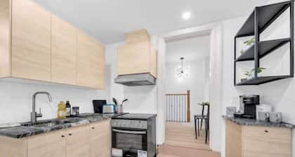 Bright and Cozy Nest in the City 1BR near River, Swim Park, Casino & Tunnel