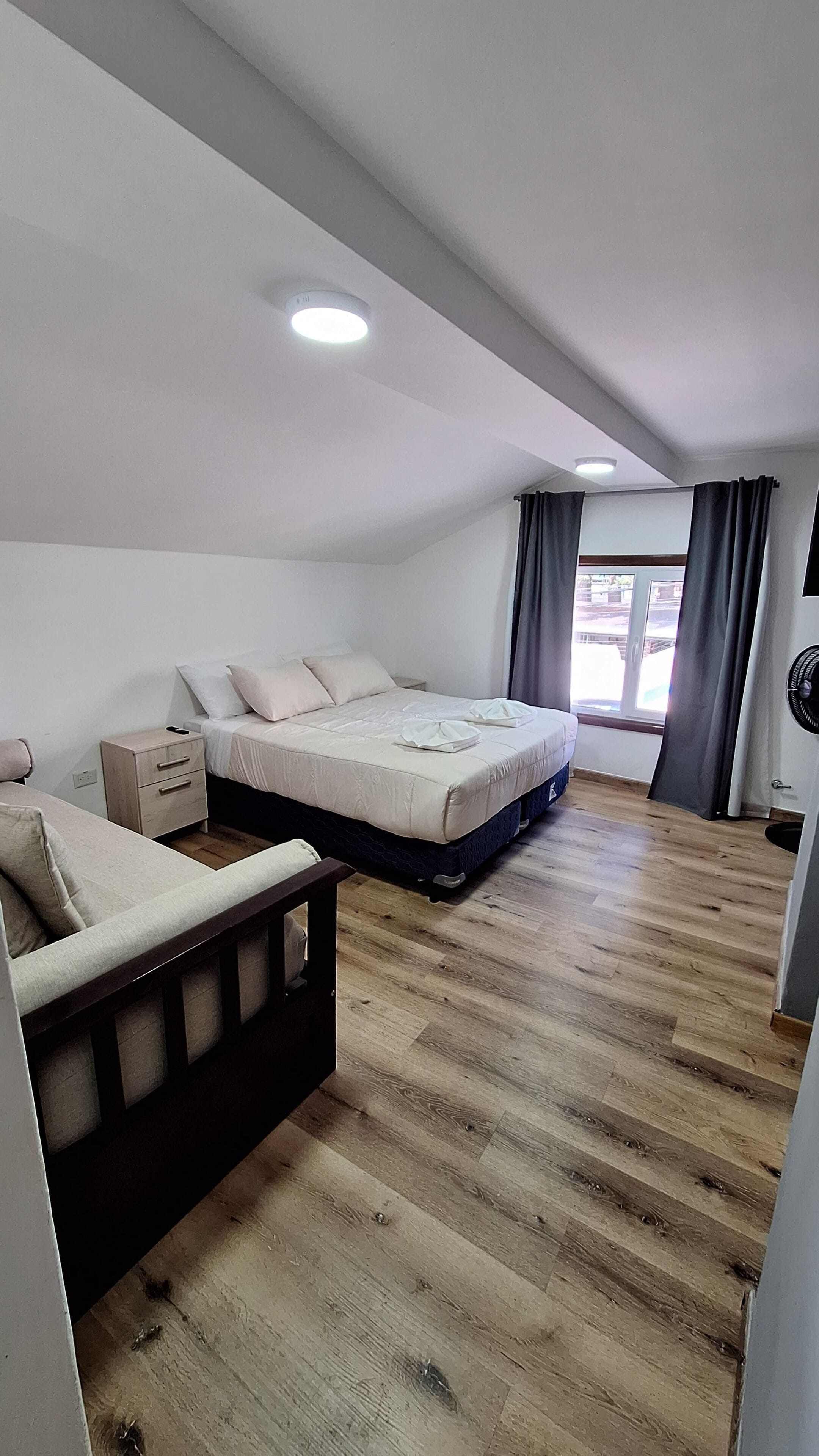 Apartamento, 1 habitación, vistas al lago (2) | Ropa de cama de alta calidad y edredones de plumas