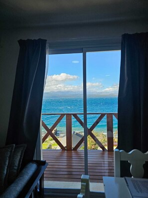 Huoneisto, 1 makuuhuone, järvinäköala (1) | Ylelliset vuodevaatteet, untuvapeitot, pillowtop-patjalliset sängyt