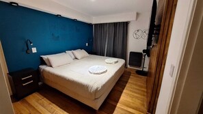 Premium bedding, down duvets, pillow-top beds, in-room safe - Los Dones Departamentos DAT (San Carlos de Bariloche)