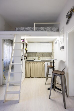 Apartment - Cozy Studio at San Martino (Naples)