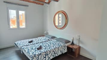 2 slaapkamers, een strijkplank/strijkijzer, wifi, beddengoed