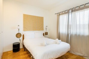 3 bedrooms, desk, iron/ironing board, Internet