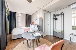 1 bedroom, free WiFi, bed sheets