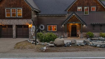 5 bedrooms