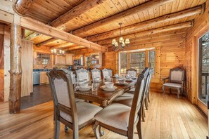 Dining - Serenity Vista*Sleeps 14*Great Mountain Views (Sevierville)